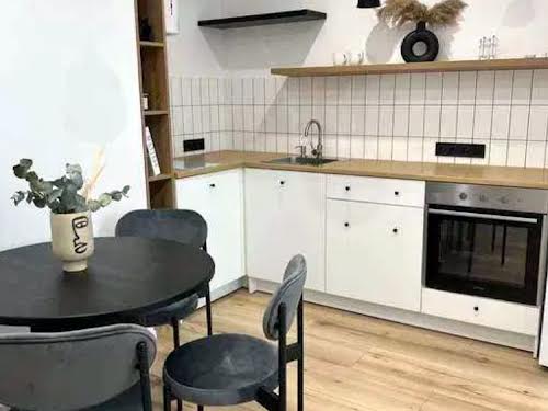 квартира за адресою Салютна вул., 2
