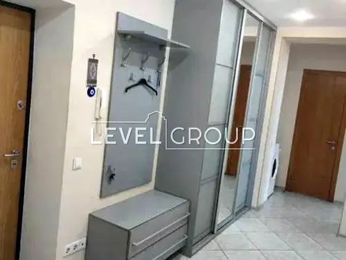 квартира по адресу Ревуцкого ул., 5
