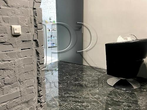 комерційна за адресою Соборна вул., 20