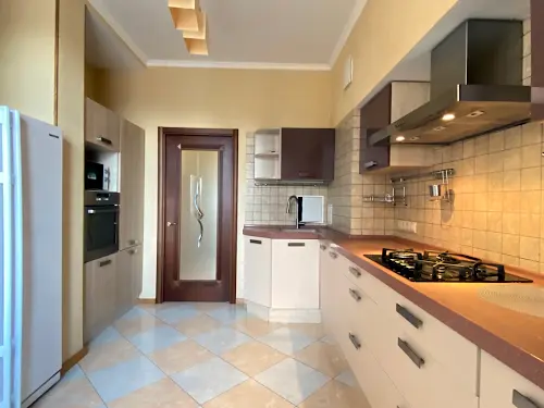 квартира за адресою Лабораторна вул., 8