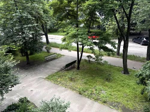 квартира за адресою Сірожупанників вул. (Валентина Сєрова), 36