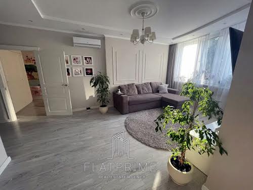 квартира по адресу Ревуцкого ул., 7-В