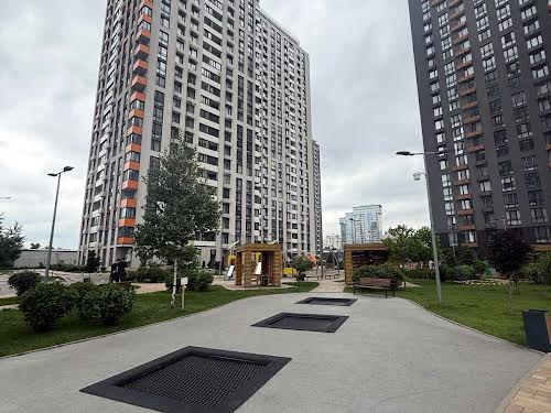 квартира за адресою Дніпровська набережна вул., 20-А