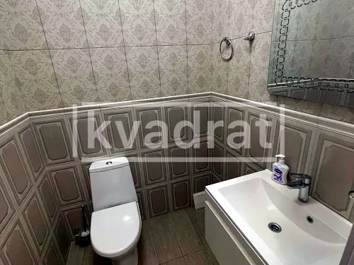 будинок за адресою смт. Козин, Лугова вул., 38
