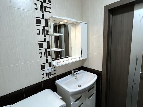 квартира за адресою с. Святопетрівське, Лесі Українки бульв., 10