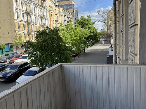 комерційна за адресою Саксаганського вул., 99