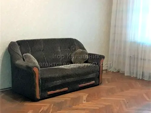 квартира за адресою Ревуцького вул., 42-Б