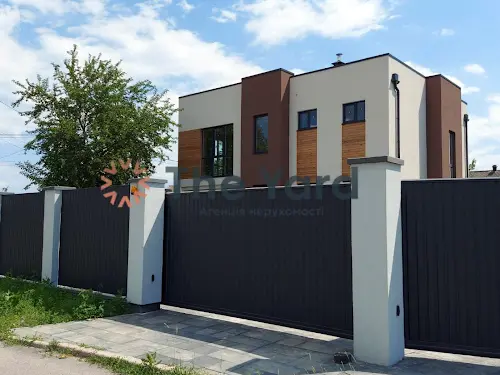 будинок за адресою Набережна вул., 7а