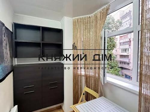 квартира за адресою Рибальська вул., 8