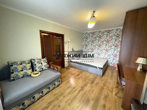 квартира за адресою Драгоманова вул., 8-А