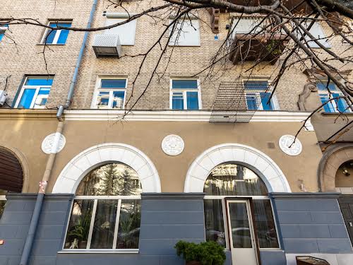 комерційна за адресою Дарвіна вул., 8