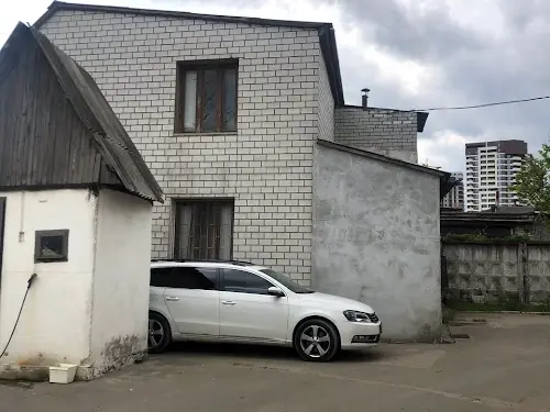 комерційна за адресою Бориспільська вул., 17