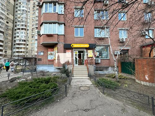 комерційна за адресою Анни Ахматової вул., 3