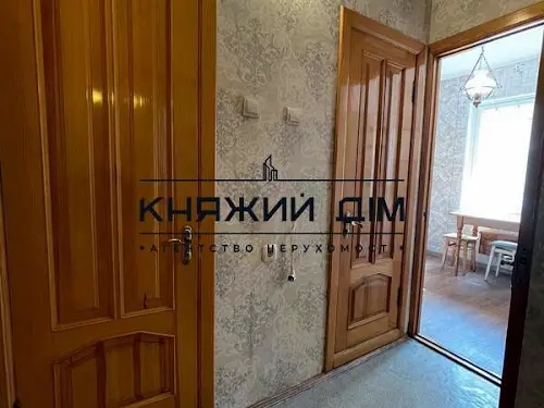 квартира за адресою Ревуцького вул., 18-А