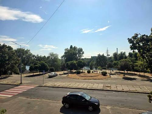 комерційна за адресою Приозерна вул., 12-Б
