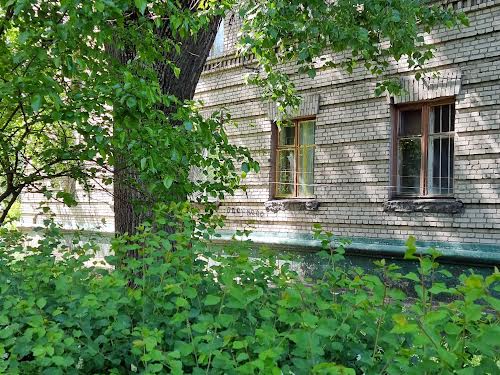 кімната за адресою Конституції просп., 42