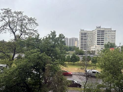 квартира за адресою Братиславська вул., 34