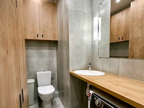 квартира за адресою Салютна вул., 2к5