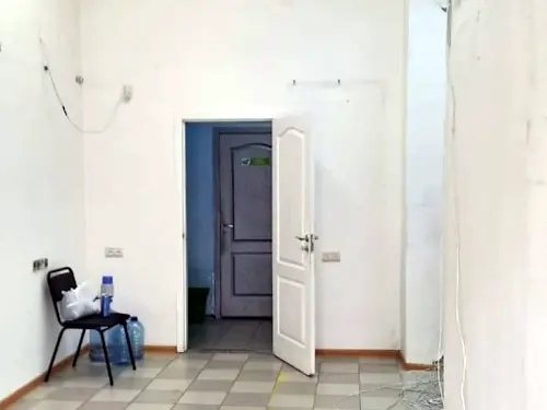 комерційна за адресою Червоної Калини просп. (Володимира Маяковського), 47