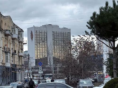 комерційна за адресою Золотоустівська вул., 3