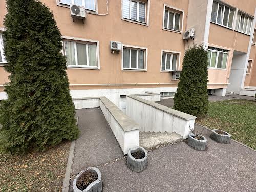 коммерческая по адресу Горького, 5 В