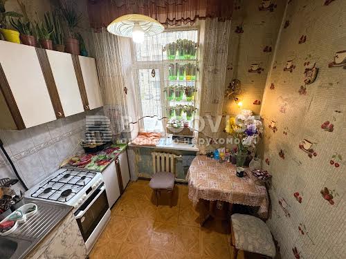 коммерческая по адресу Саксаганского ул., 63/28