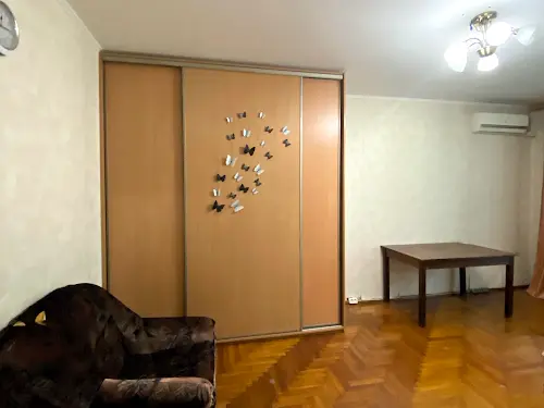 квартира за адресою Квітневий пров., 10