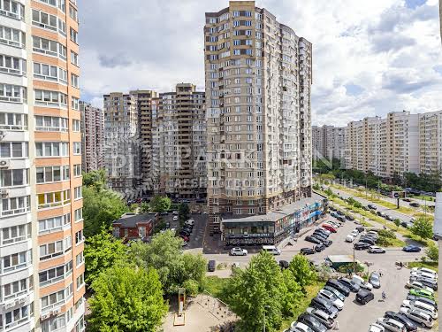 квартира за адресою Анни Ахматової вул., 32/18