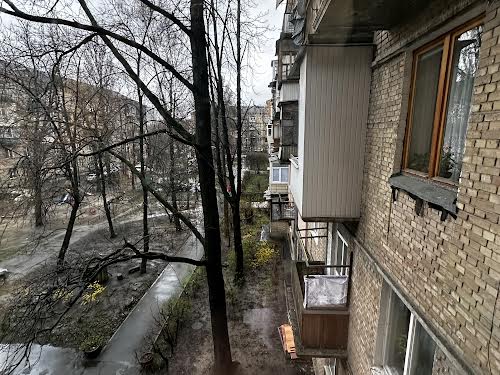 квартира за адресою Івана Світличного вул. (Петровського), 6