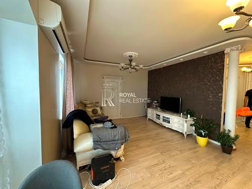 квартира за адресою Дегтярівська вул., 25а к1