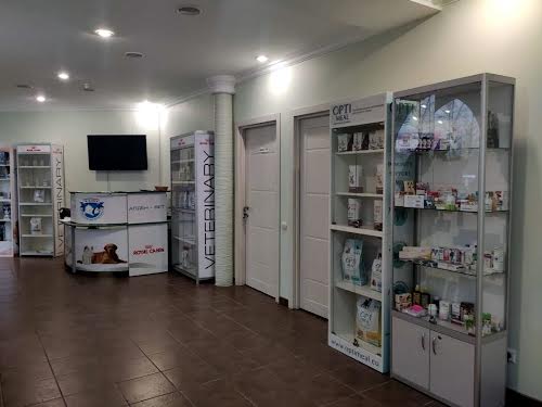 комерційна за адресою Приозерна вул., 12-Б