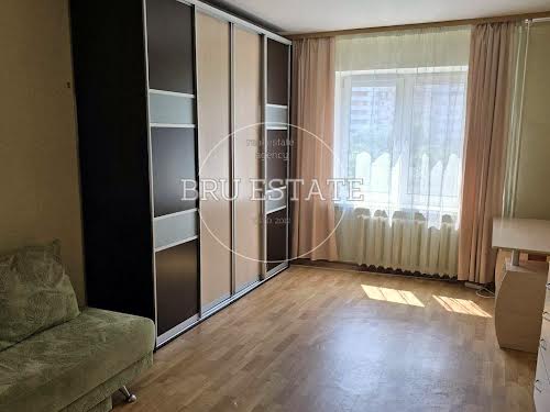 квартира за адресою Олени Пчілки вул., 2-Б