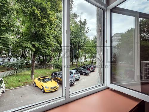 комерційна за адресою Івана Мазепи вул. (Січневого Повстання), 3