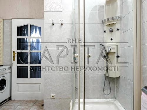 комерційна за адресою Лютеранська вул., 12
