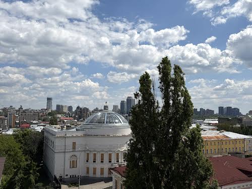 комерційна за адресою Богдана Хмельницького вул., 23