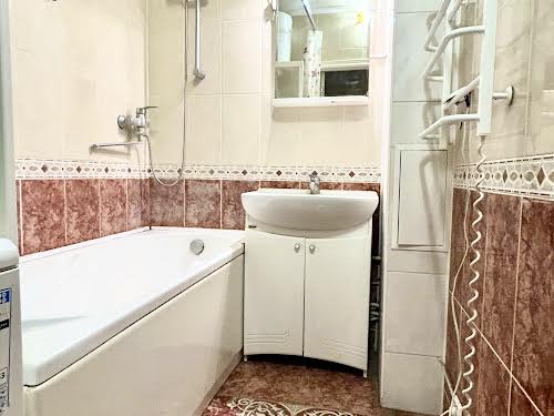 квартира по адресу Ревуцкого ул., 42Б