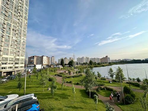 квартира за адресою Ревуцького вул., 40-Г