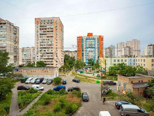 квартира по адресу Ларисы Руденко ул., 10