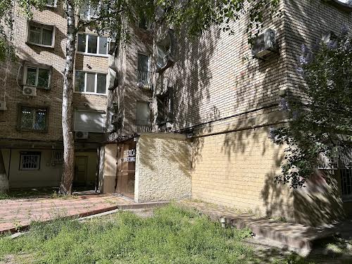 комерційна за адресою Саксаганського, 45