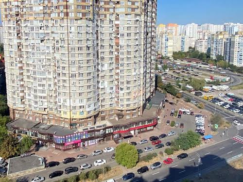 квартира за адресою Анни Ахматової вул., 31
