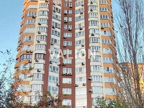 квартира за адресою Анни Ахматової вул., 18/25