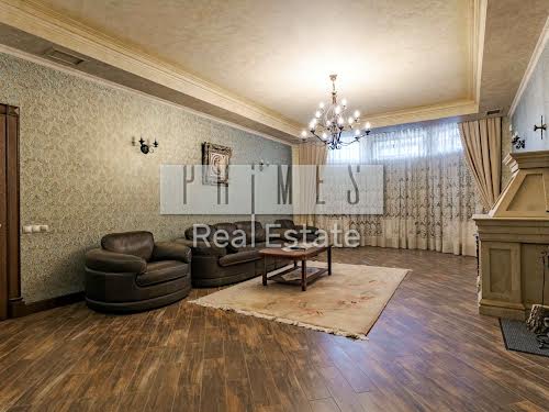 будинок за адресою с. Лісники, Ватутіна пров.