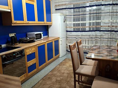 квартира за адресою Анни Ахматової вул., 3