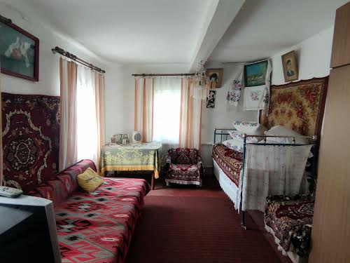 дом по адресу с. Александровка, Центральна, 102
