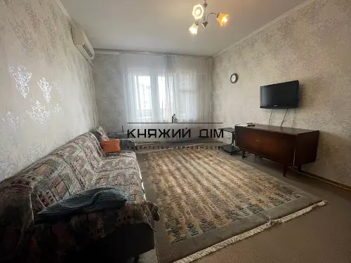 квартира за адресою Ревуцького вул., 18-А