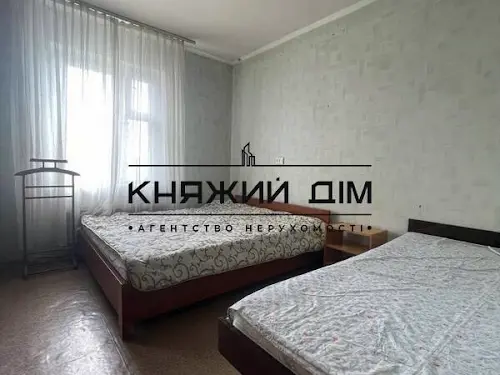 квартира за адресою Ревуцького вул., 18-А