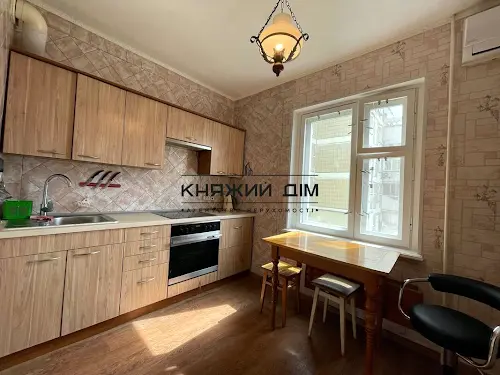 квартира за адресою Ревуцького вул., 18-А