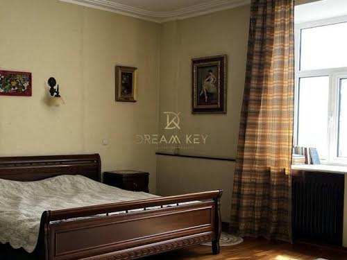 будинок за адресою с. Вишеньки, Урожайна, 13