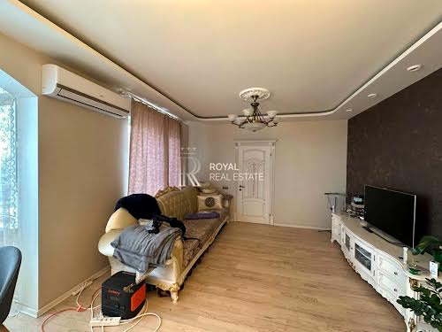 квартира за адресою Дегтярівська вул., 25а к1
