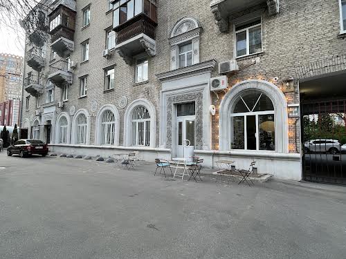 квартира за адресою Панаса Мирного вул., 20